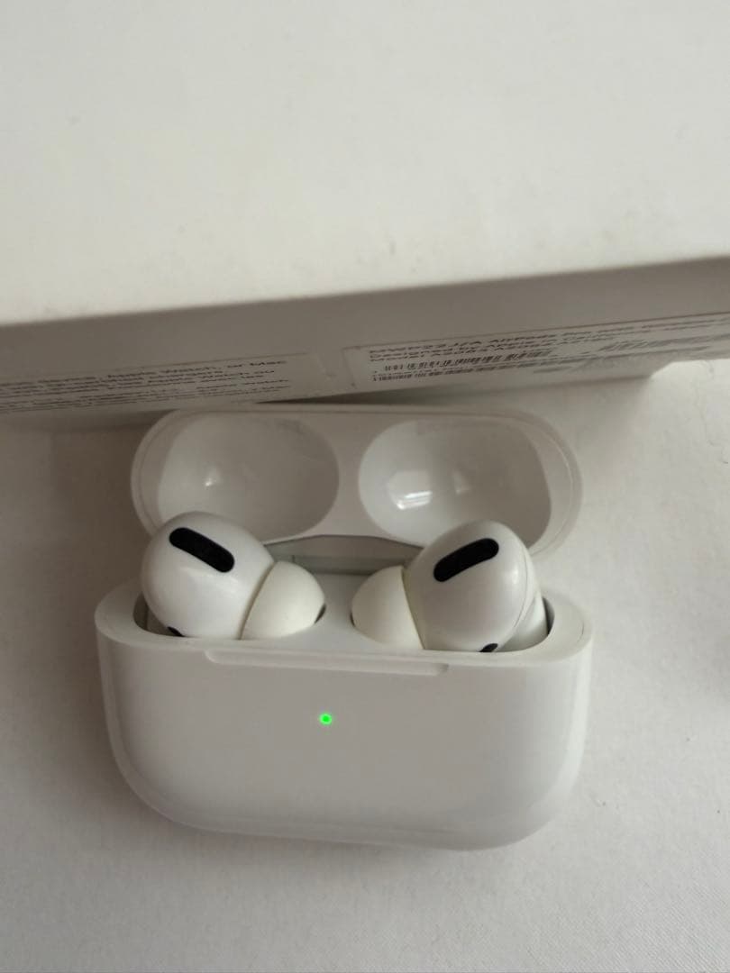 Apple AirPods Pro（第1世代）です。
