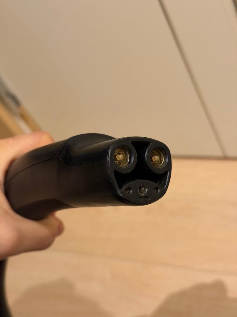 Tesla CHAdeMOアダプター韓国製