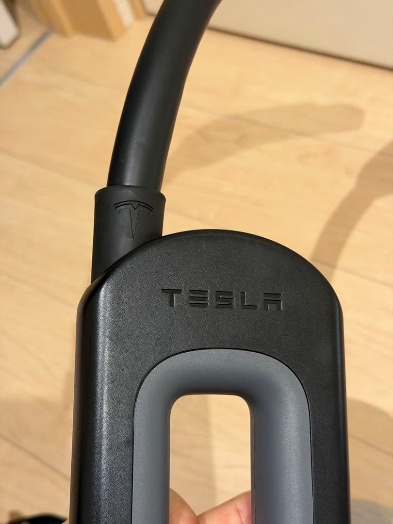 Tesla CHAdeMOアダプター韓国製