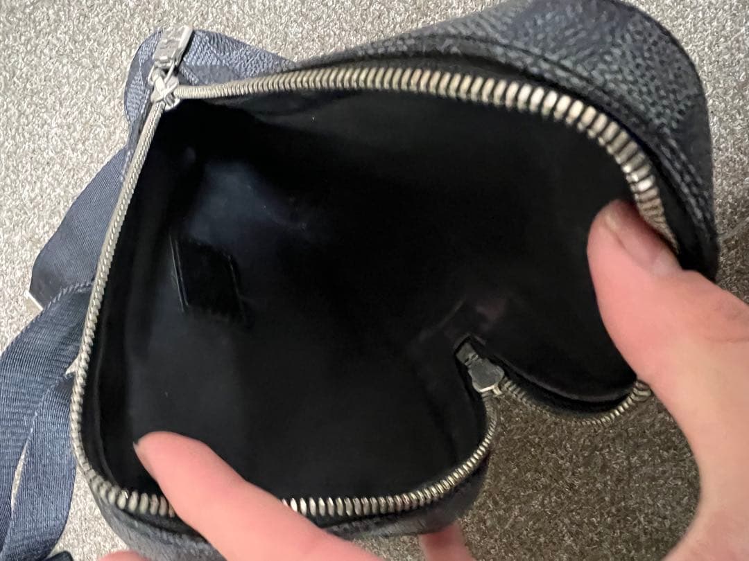 ルイヴィトン ショルダーバック ブラック 最安値