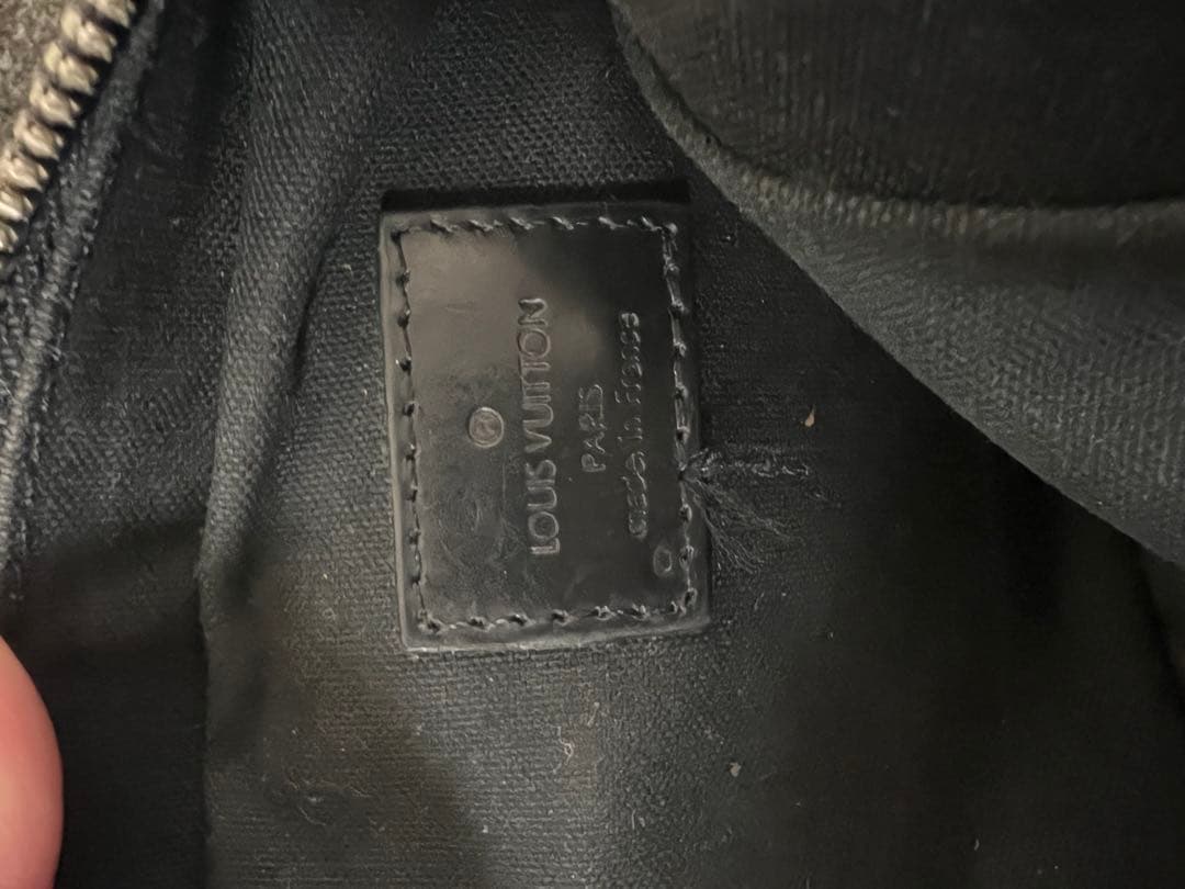 ルイヴィトン ショルダーバック ブラック 最安値