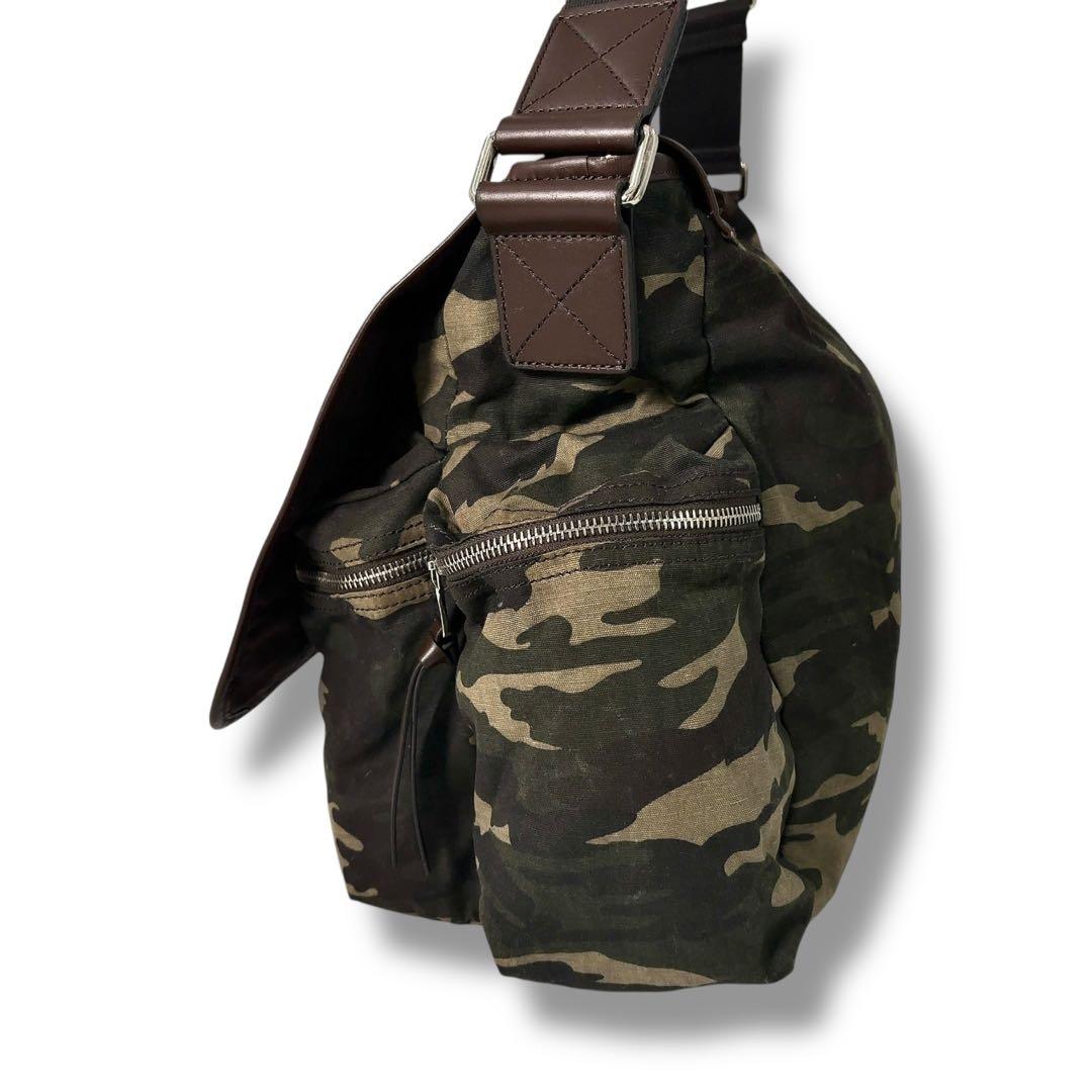 【極美品】ドルチェアンドガッパーナ　DG　メッセンジャー　迷彩　カモフラ　ロゴ