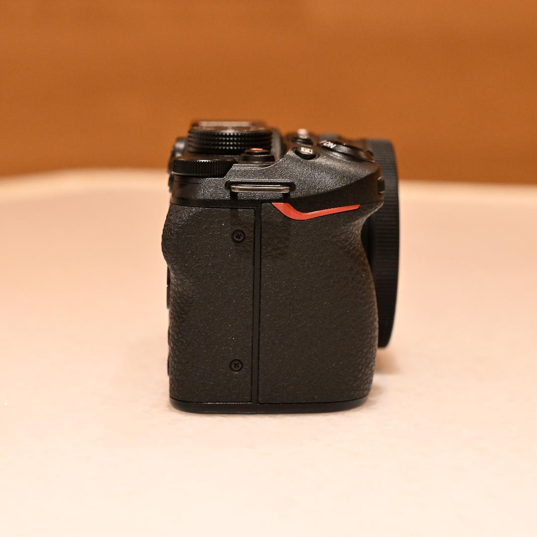 【中古美品】Nikon Z30本体＋DX16-50Kit 純正予備バッテリー付