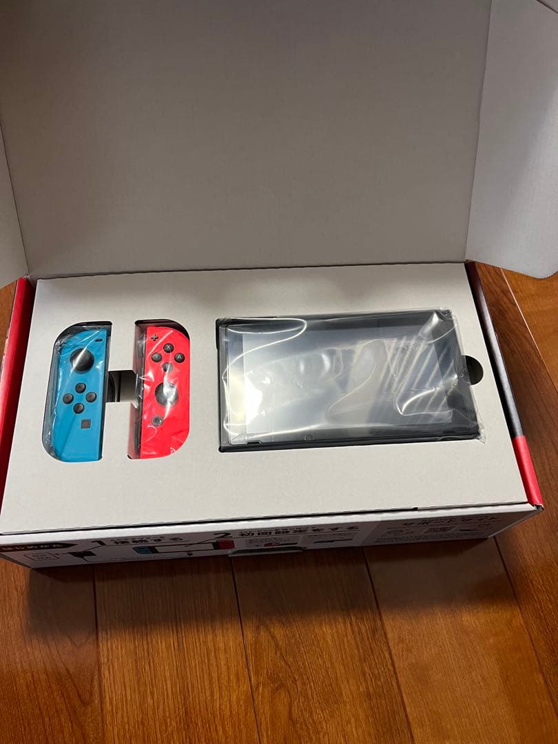 ほぼ未使用❣️ バッテリー強化版Nintendo Switch 本体＆SDカード付