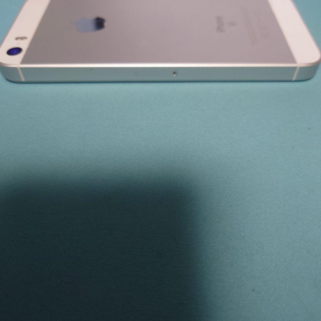 Apple iPhone SE シルバー