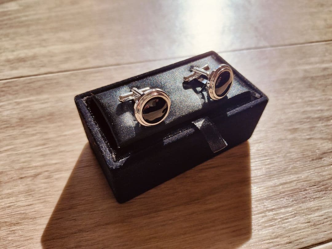 結婚式 新郎3点セット トリートメントドレッシング チーフ、蝶ネクタイ、カフス