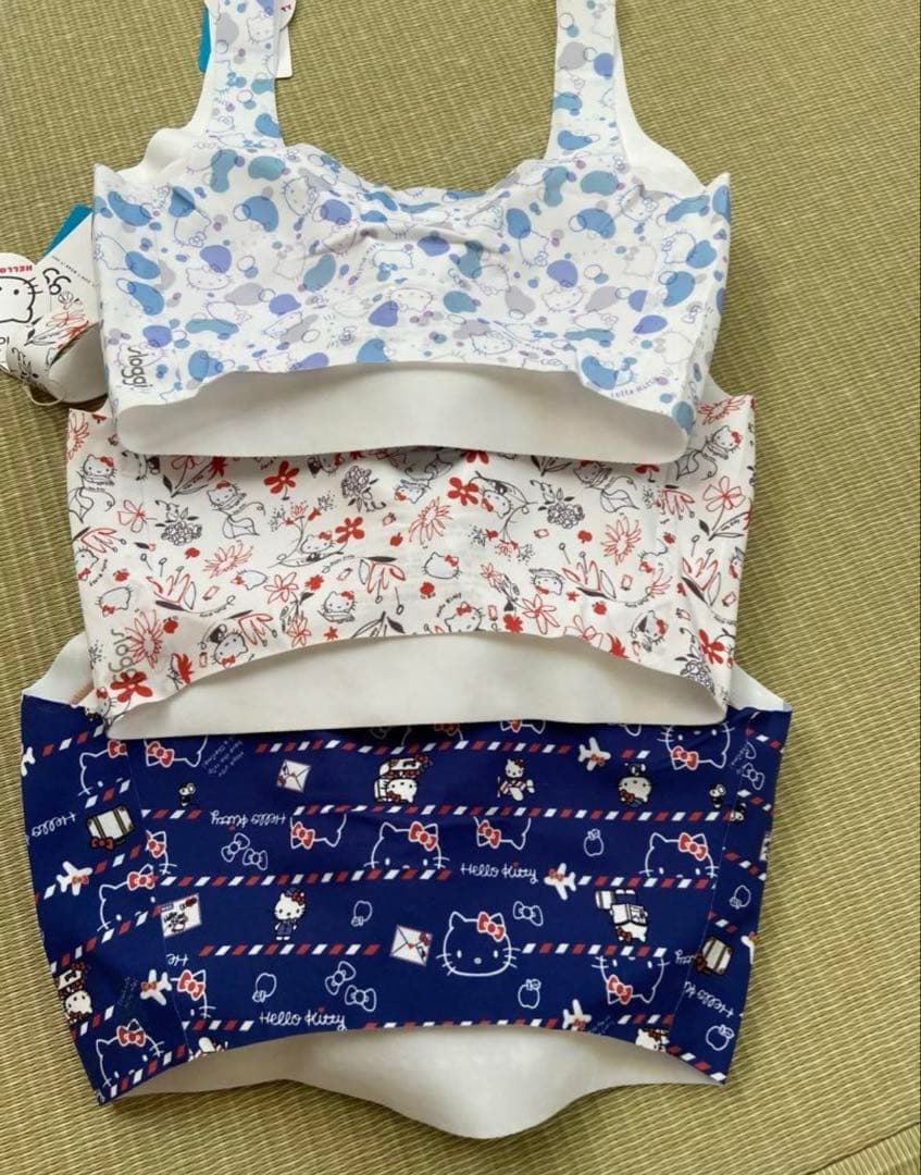 スロギー新品タグ付き。ブラ＆ショーツ スロギー ハローキティ上下3セットＭサイズ