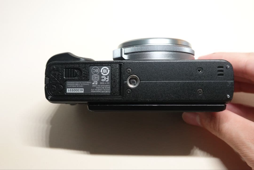 FUJIFILM X70 コンパクトデジタルカメラ