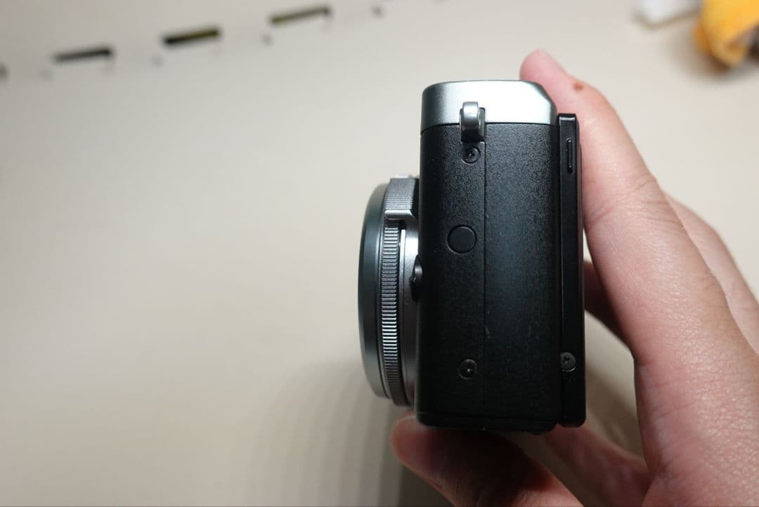 FUJIFILM X70 コンパクトデジタルカメラ