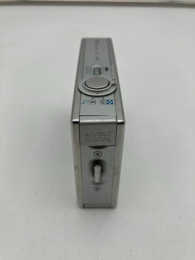 Canon IXY Digital10 デジタルカメラ　７．１メガピクセル