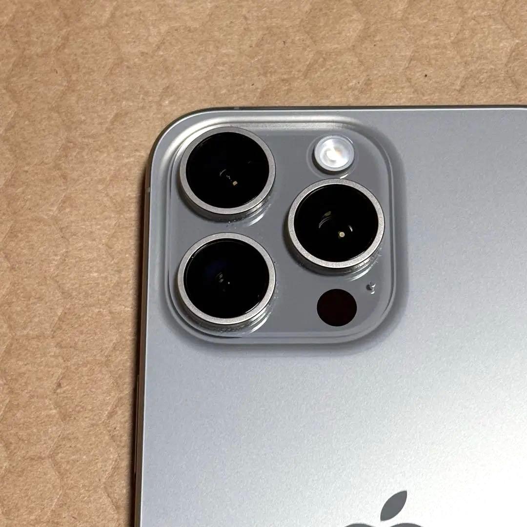 ズ*イ 【美品】Apple iPhone15 Pro Max 256GB