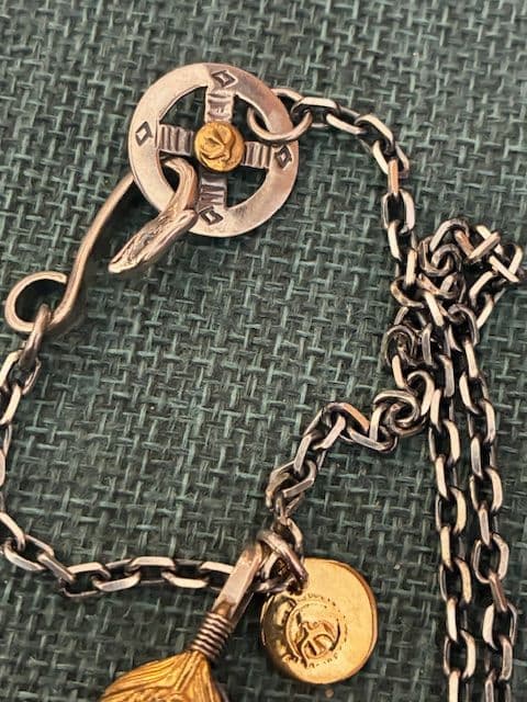 ゴローズ　上金金縄ターコイズ特大フェザー＋k18太陽中＋細角チェーンセット