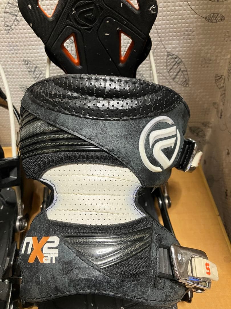 ラスト。Flow NX2-at ビンディング Lサイズ　オレンジ