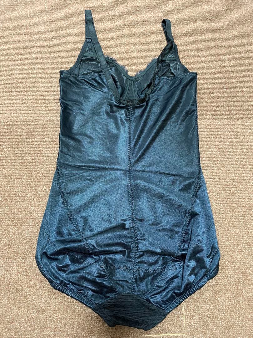 【新品】シャンデール　ボディスーツ　E85