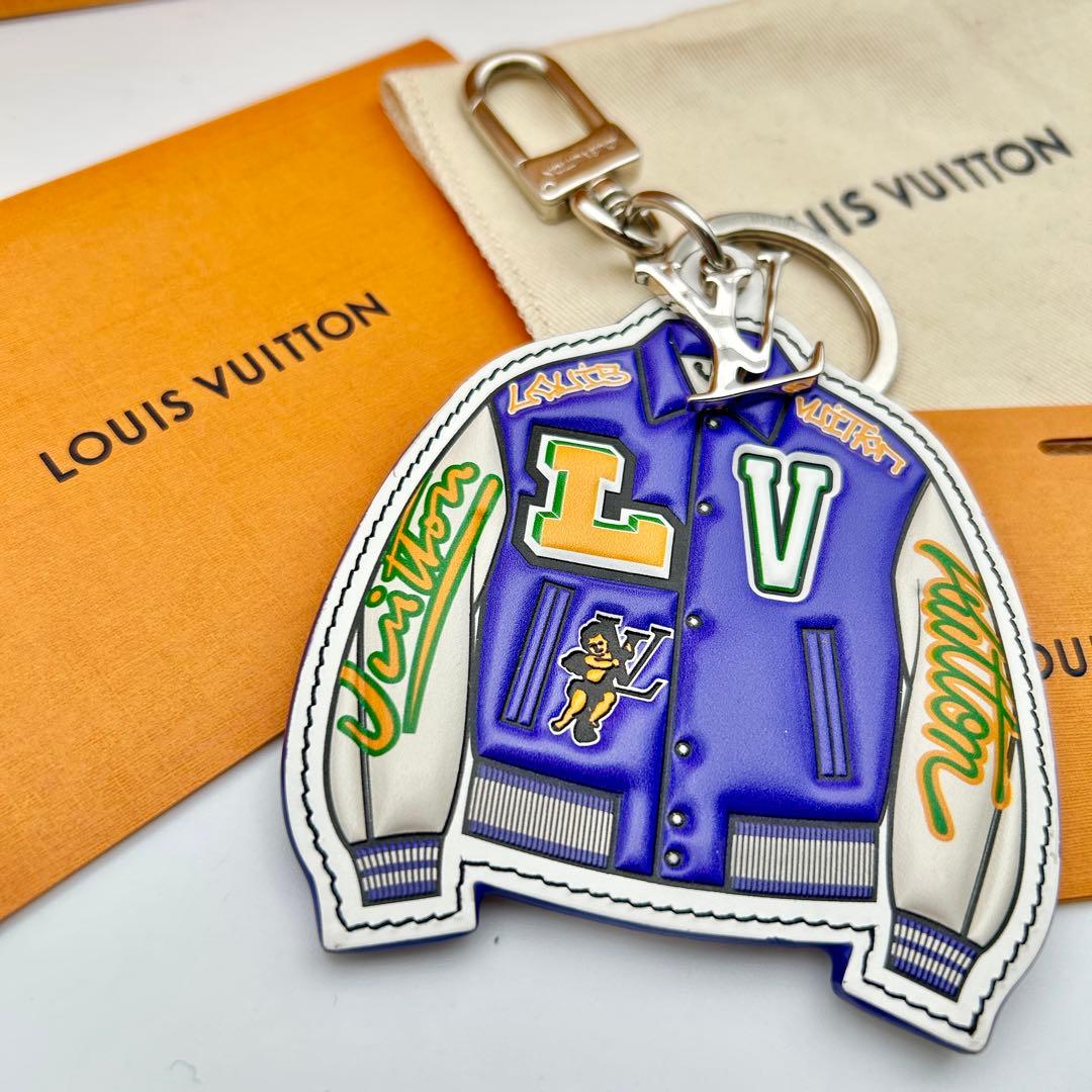 ブラック専用 極美品 ルイヴィトン ジャケット キーホルダー MP3385