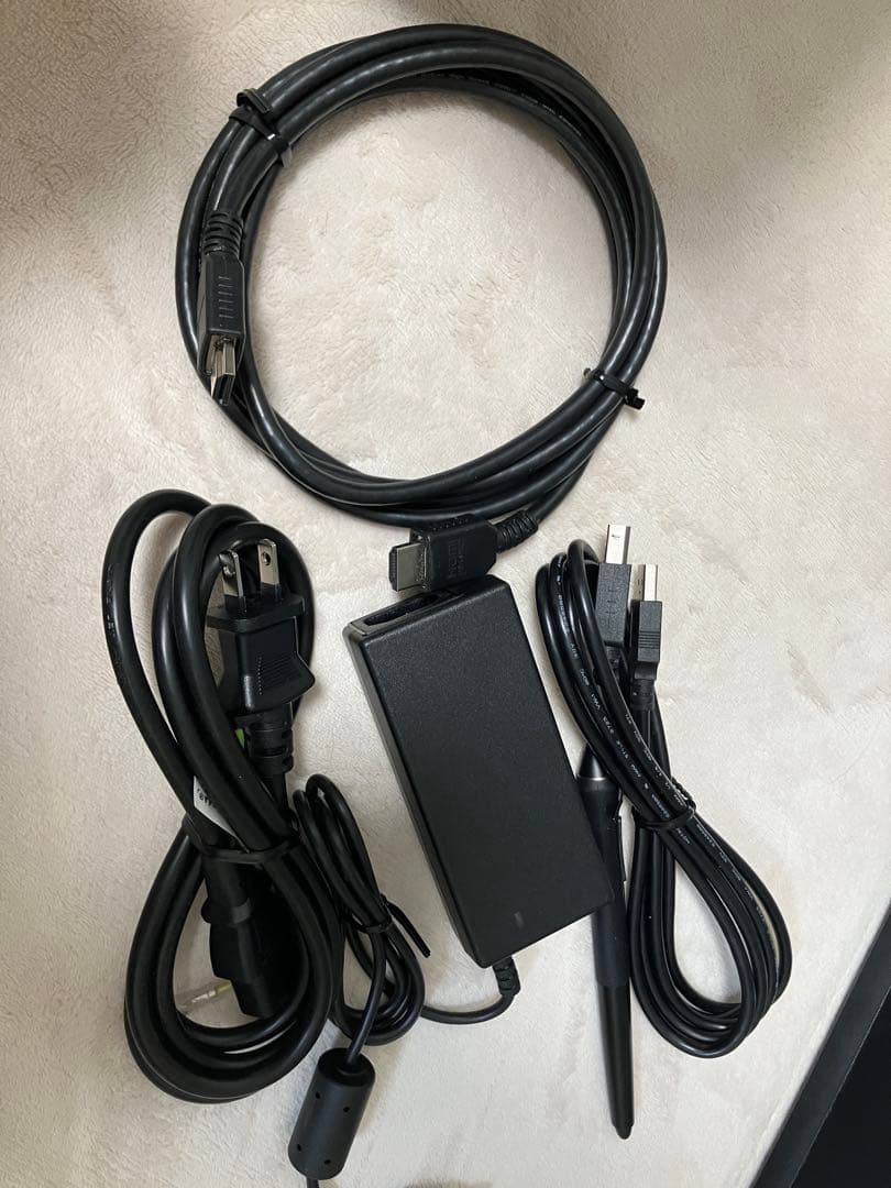 Wacom Cintiq 22 FHD 液晶ペンタブレット 本体