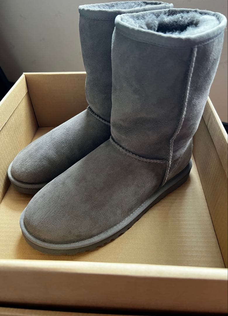 「ほぼ新品」UGG（アグ）ムートンブーツ　グレー　23cm