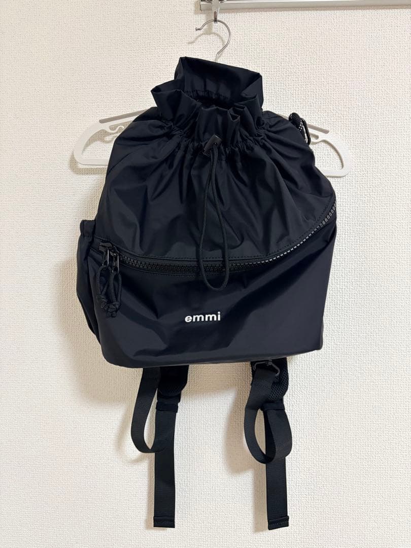 エミ emmi 【限定カラー】撥水 emmiロゴマルチバックパック （BLK）