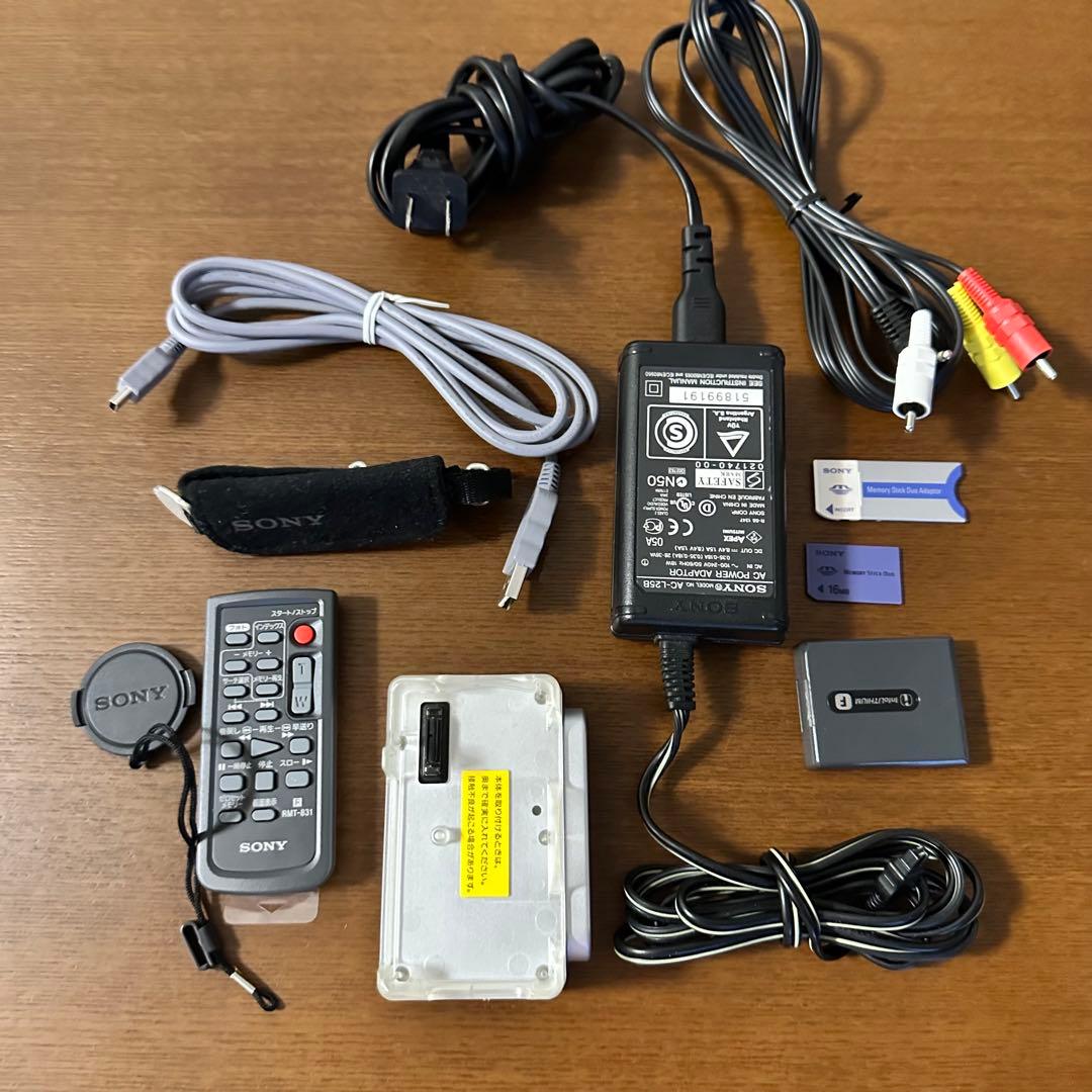【動作品】SONY DCR-PC350 ビデオカメラ 別売付属品等多数あります。