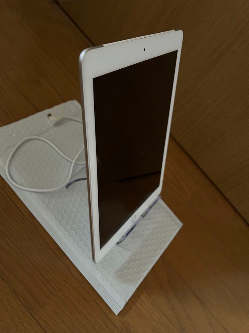 Apple iPad 第6世代シルバー本体