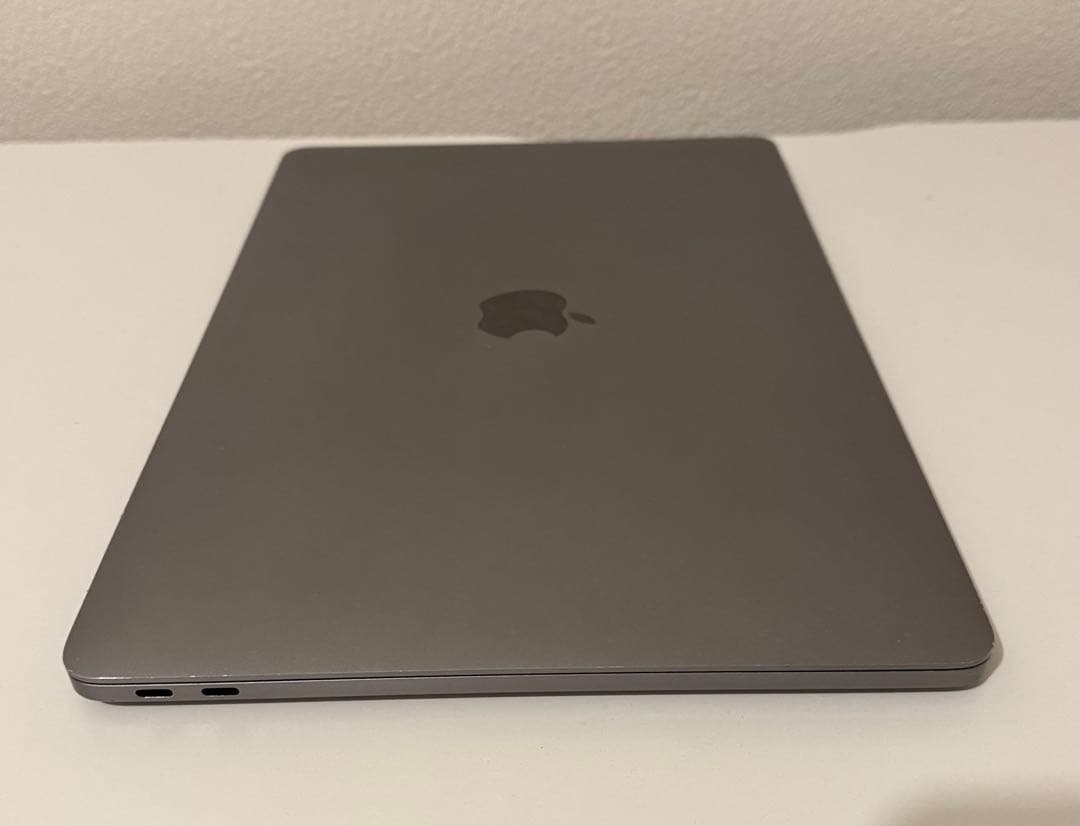 美品 Macbook Pro 2017 13インチ 今年の最新mac os