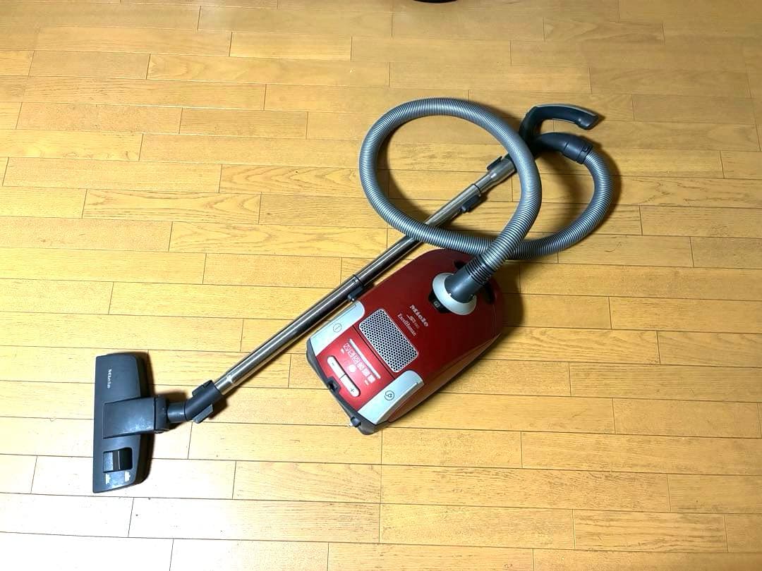 ドイツ製掃除機　Miele ミーレ　S4580 ダストバッグセット付き