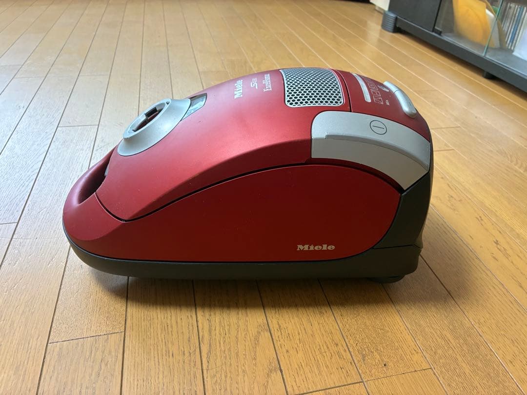 ドイツ製掃除機　Miele ミーレ　S4580 ダストバッグセット付き