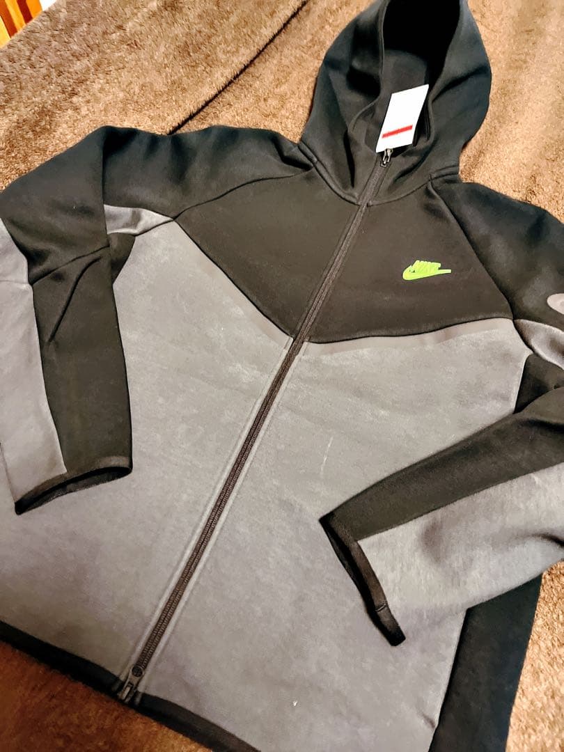 【希少カラー・ラスト1枚】NIKE テックフリース　パーカー