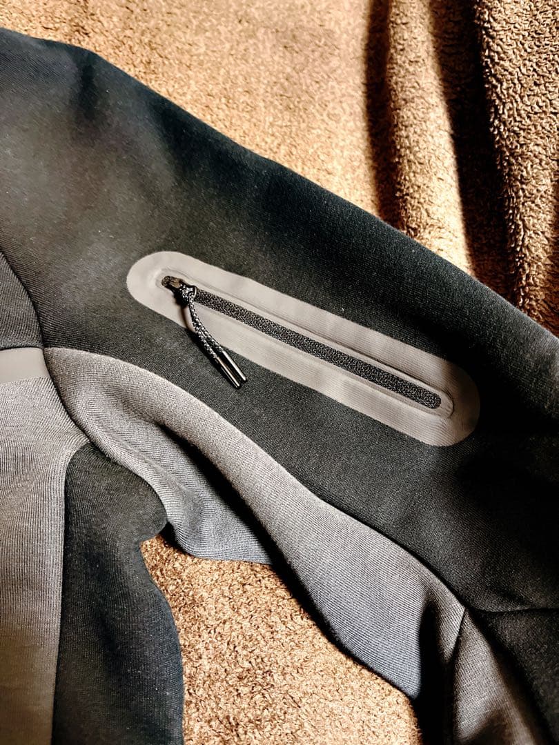 【希少カラー・ラスト1枚】NIKE テックフリース　パーカー