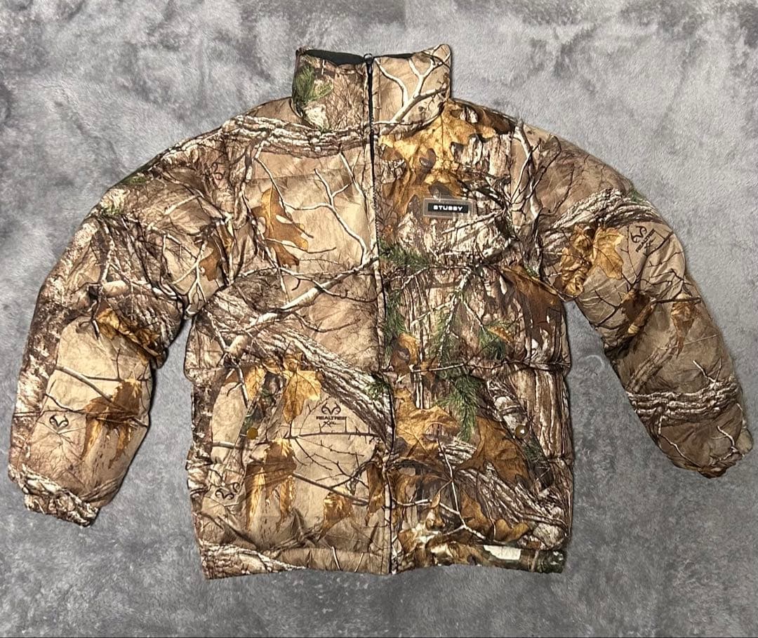 stussy リアルツリー xs ダウンジャケット 迷彩柄