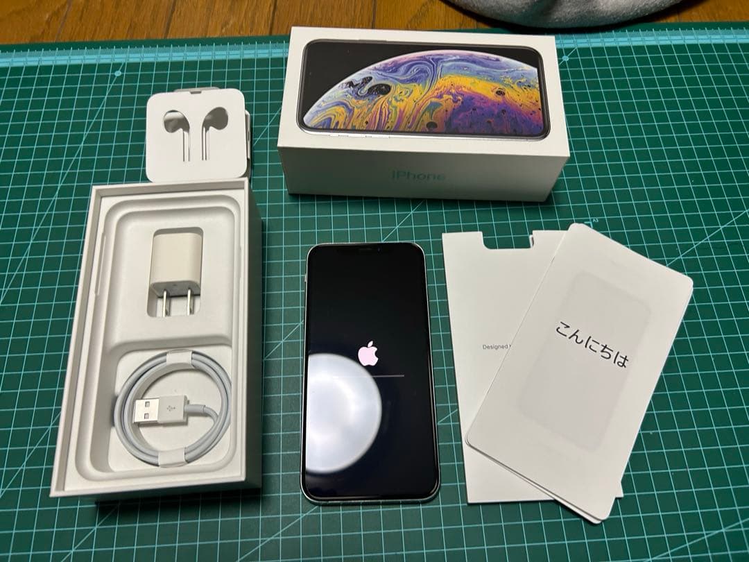 iPhone XS シルバー 64GB docomo