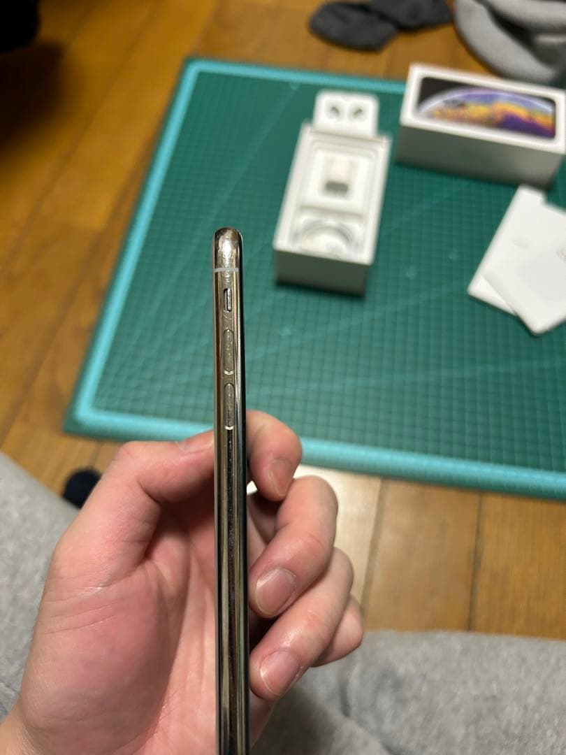 iPhone XS シルバー 64GB docomo