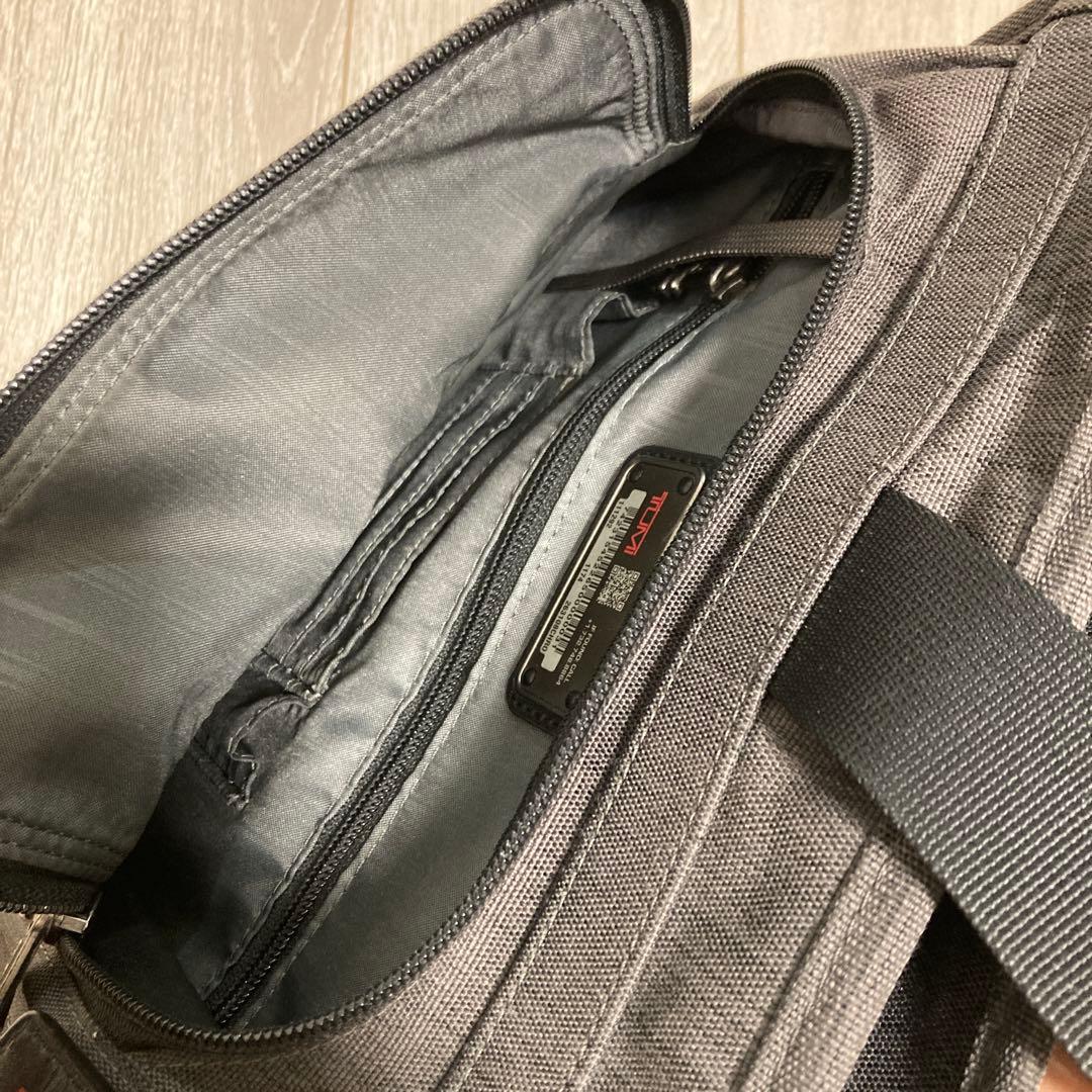 TUMI ビジネスバッグ グレー 111229