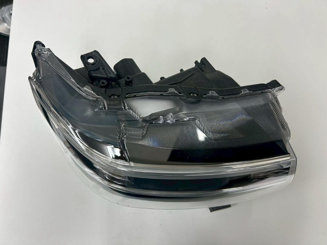 レンズ美品LA650S LA660S 後期タントカスタム LED右ヘッドライト