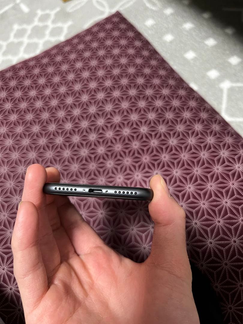 (美品)iPhone 8 64GB ドコモ SIMロック解除済み