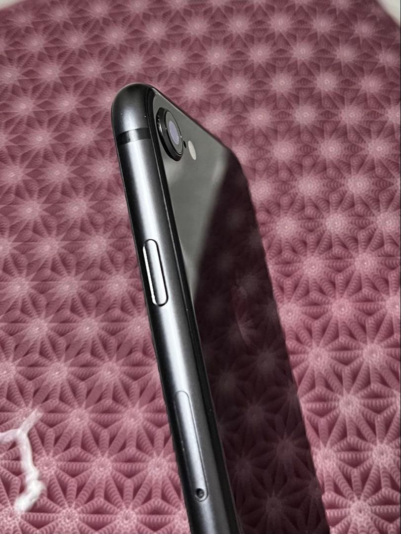 (美品)iPhone 8 64GB ドコモ SIMロック解除済み