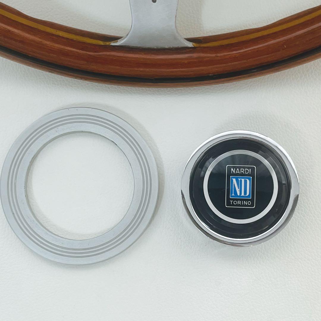 ナルディ　ウッド ステアリング シルバースポーク　飾り台付