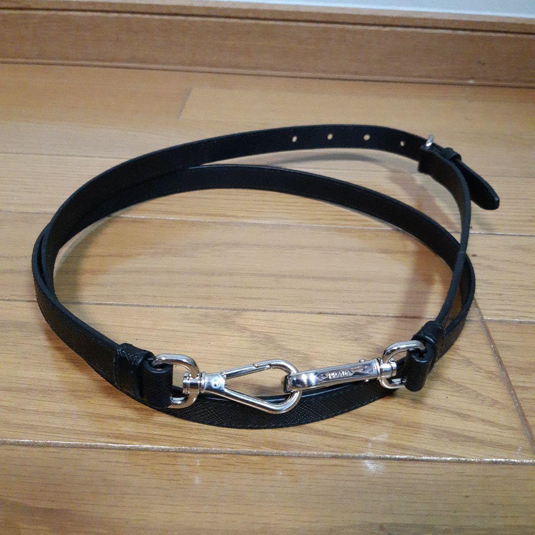 プラダ ショルダーストラップ ブラックレザー ベルト バックル付き 未使用