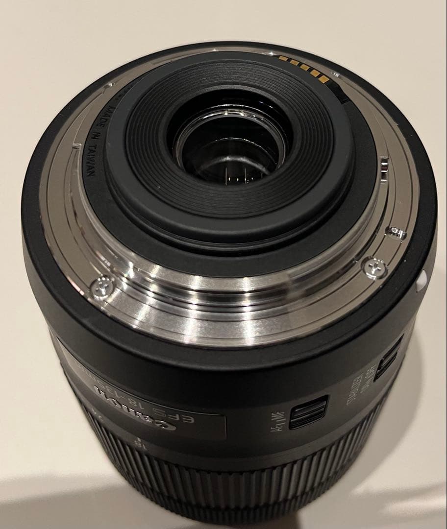 Canon EOS 9000D + EF-S 18-135mm レンズ