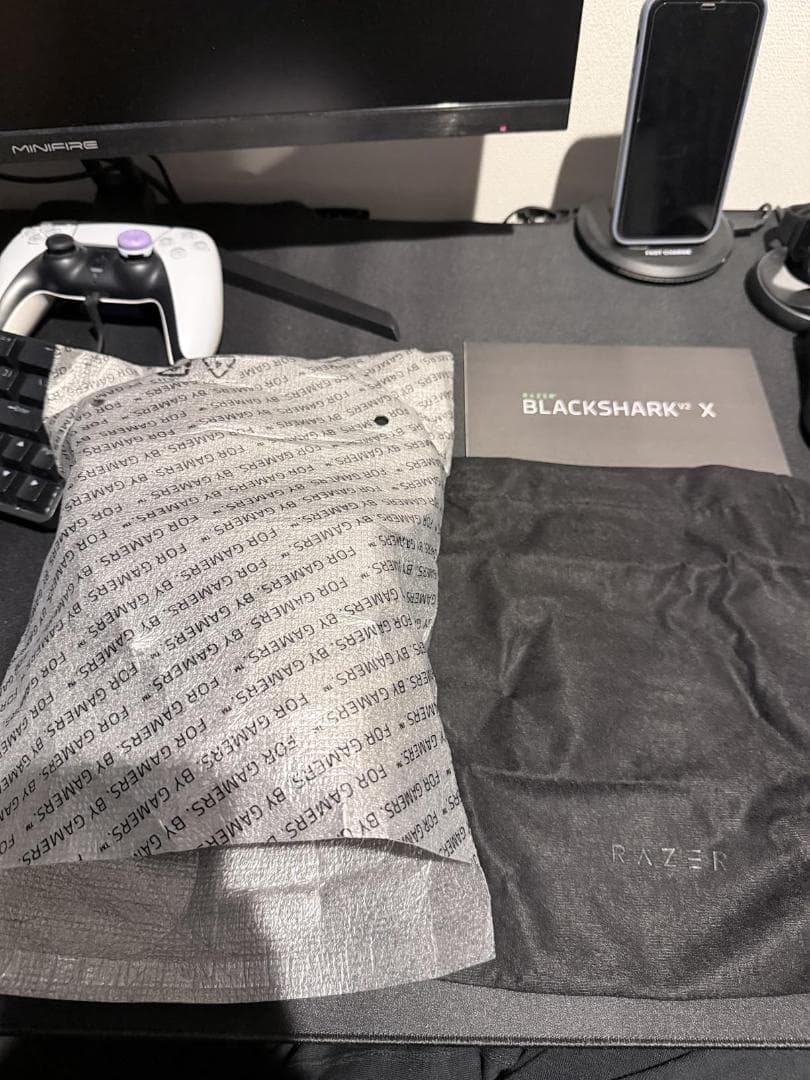 Razer BlackShark V2 X White ゲーミングヘッドセット*