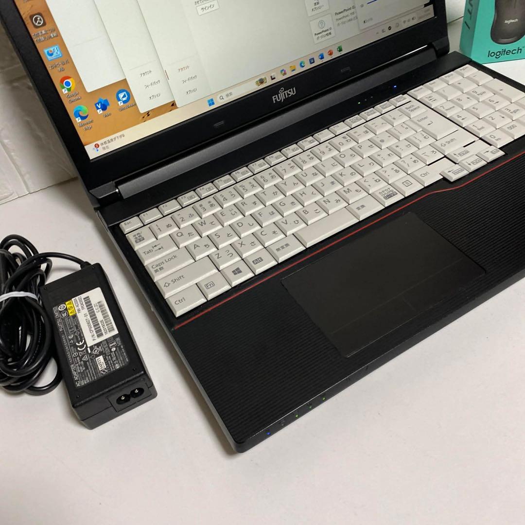 Windows11 オフィス付き　Core i7 SSD 500GB 富士通PC