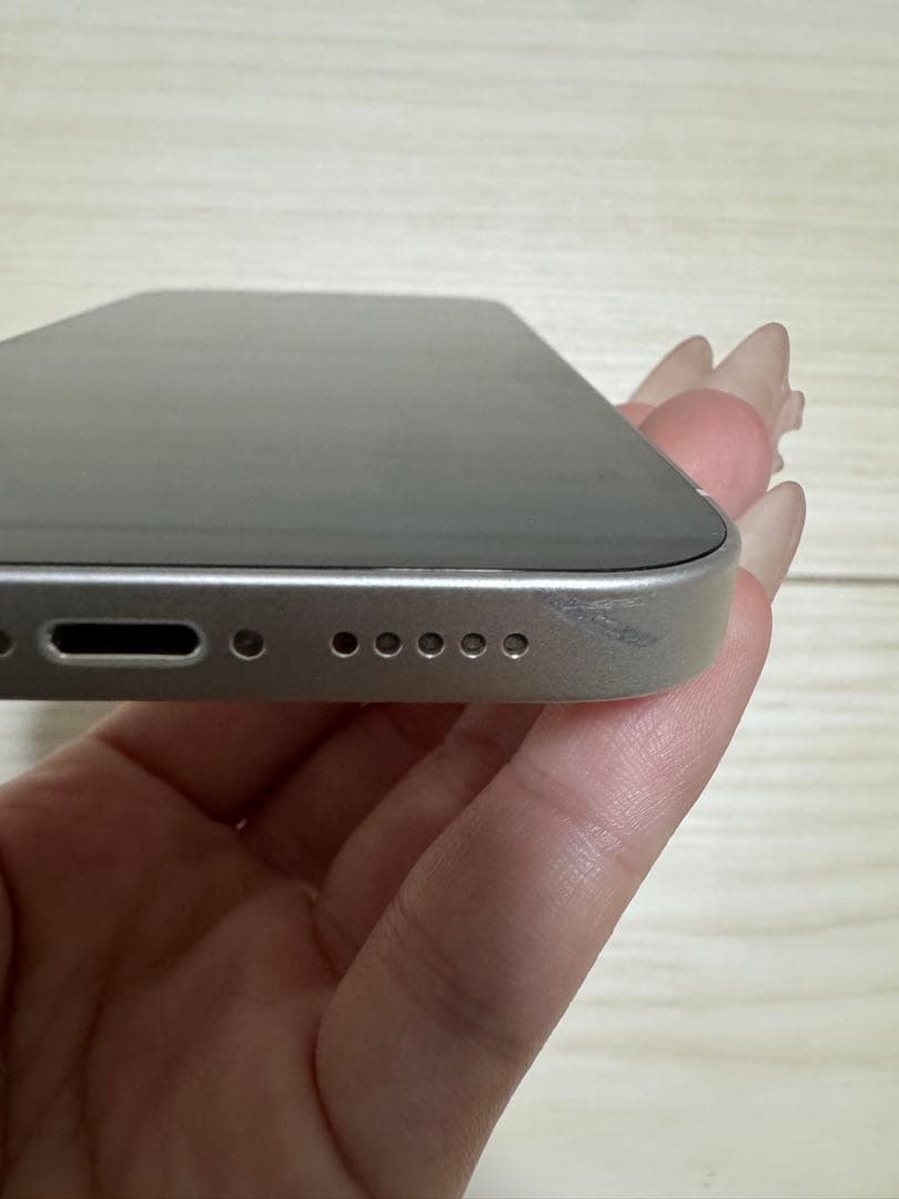 iPhone 14 本体　Apple