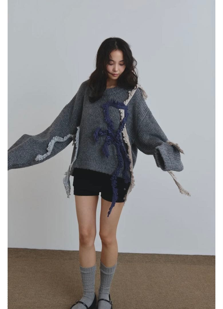 トップス Andequal asymmetry fringe knit gray