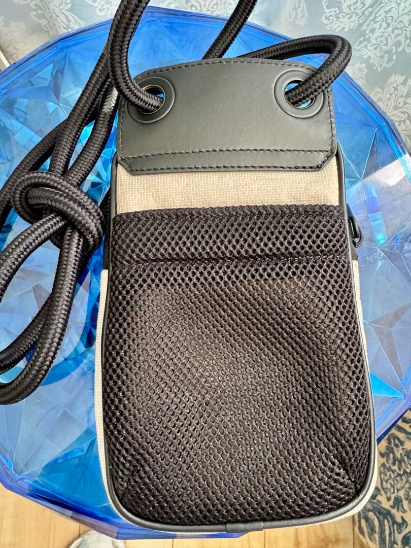 MONCLERモンクレール★クロスボディフォンケース ポーチショルダーバッグ