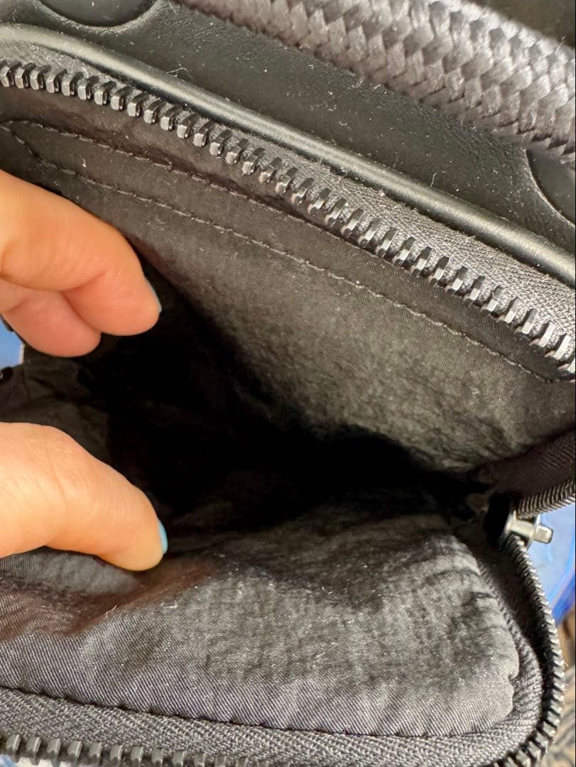 MONCLERモンクレール★クロスボディフォンケース ポーチショルダーバッグ