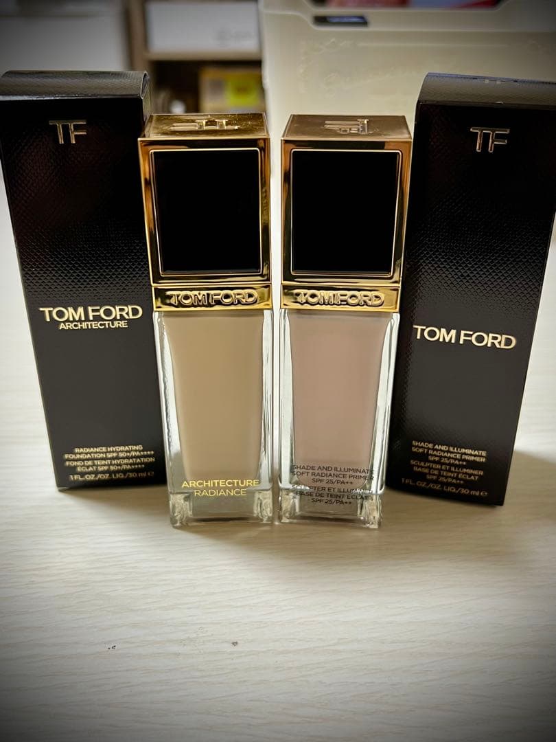 TOM FORD アーキテクチャー ラディアンス ファンデーション 、プライマー