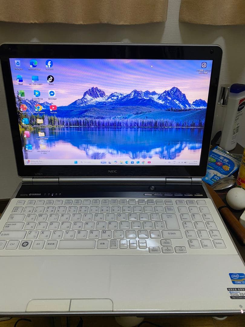 Core i7ホワイト 高速新品SSD512GB 大容量メモリー 16GB