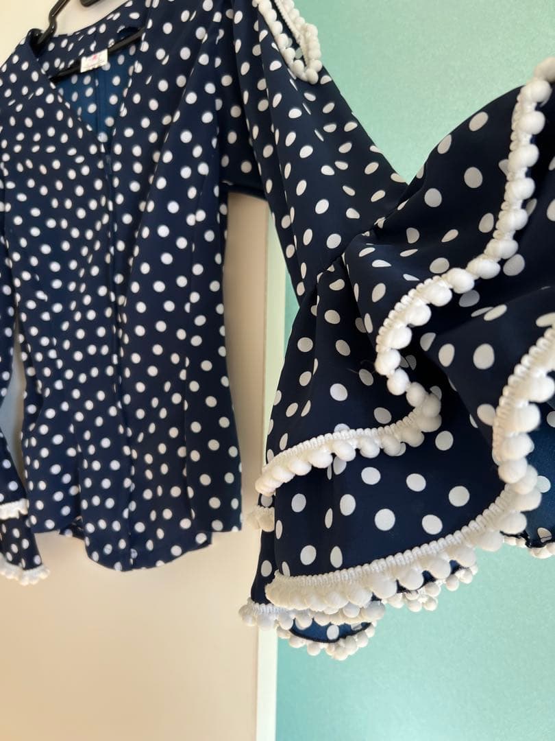 フラメンコ衣装　スペイン製スリットブラウス　水玉