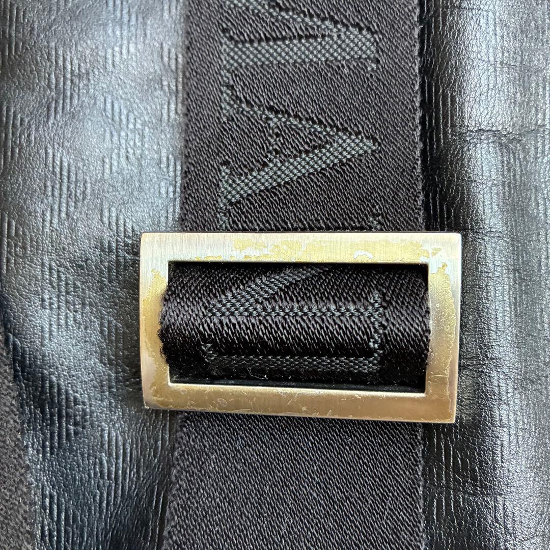 【美品】ジョルジオアルマーニ　ブラック　レザー　メッセンジャーバッグ　ショルダー