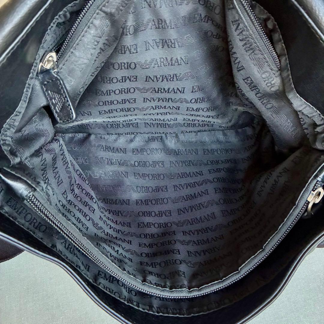 【美品】ジョルジオアルマーニ　ブラック　レザー　メッセンジャーバッグ　ショルダー